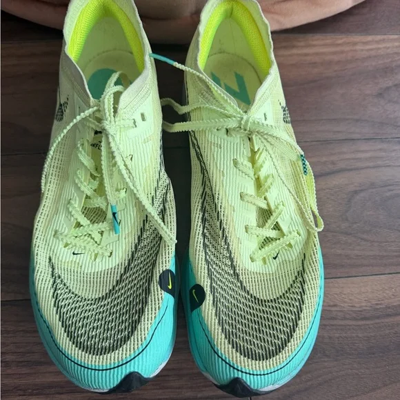 Nike ZoomX Vaporfly Next% 2 Barely Volt | Women’s 8 | Marathon Racer - Picture 2 of 7